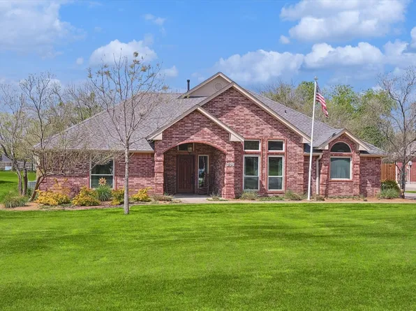 205 Osage Dr, Sanger, TX 76266