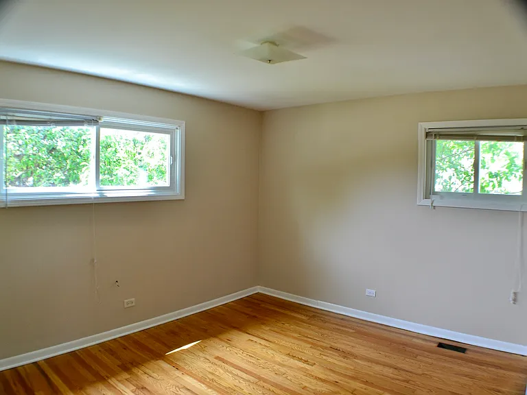 710 W Ridge Rd — Photo 7