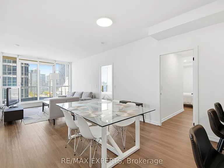 208 Queens Quay W #2211 — Photo 13