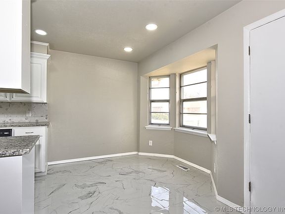 3rd image of 301 S Fern Ave