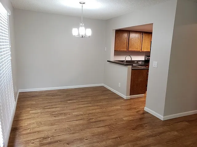 795 Kingston Ln #H — Photo 4