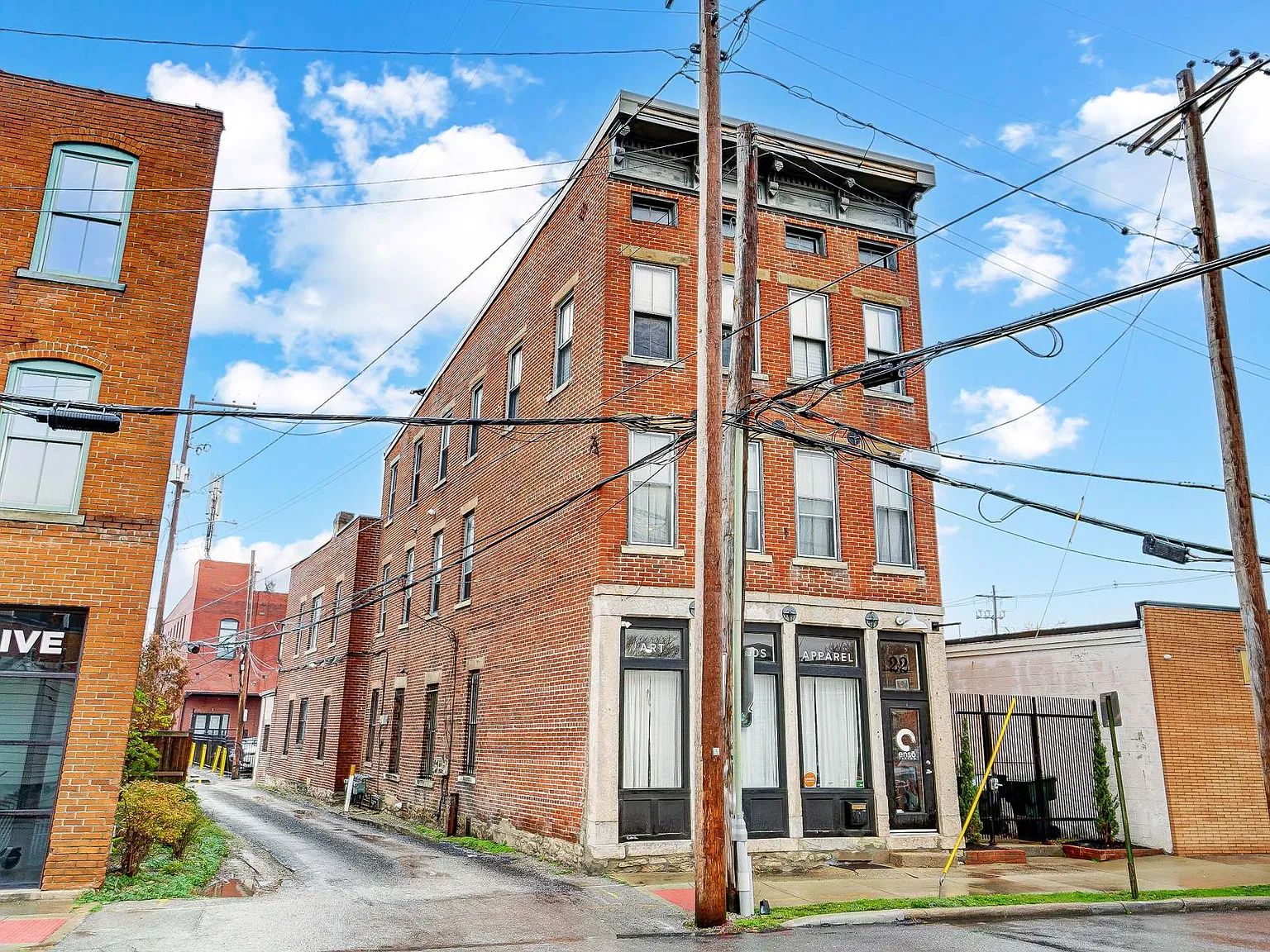 1 bed, 1000 sqft, $1,330 — Photo 1