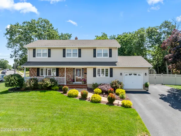 43 Southport Drive, Howell, NJ 07731
