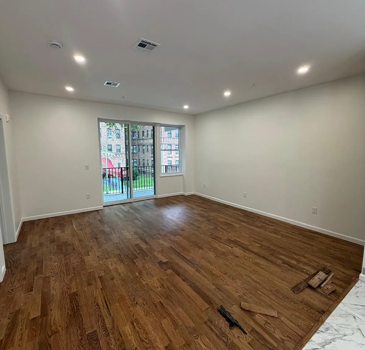 4 bed, 1500 sqft, $3,100 — Photo 3