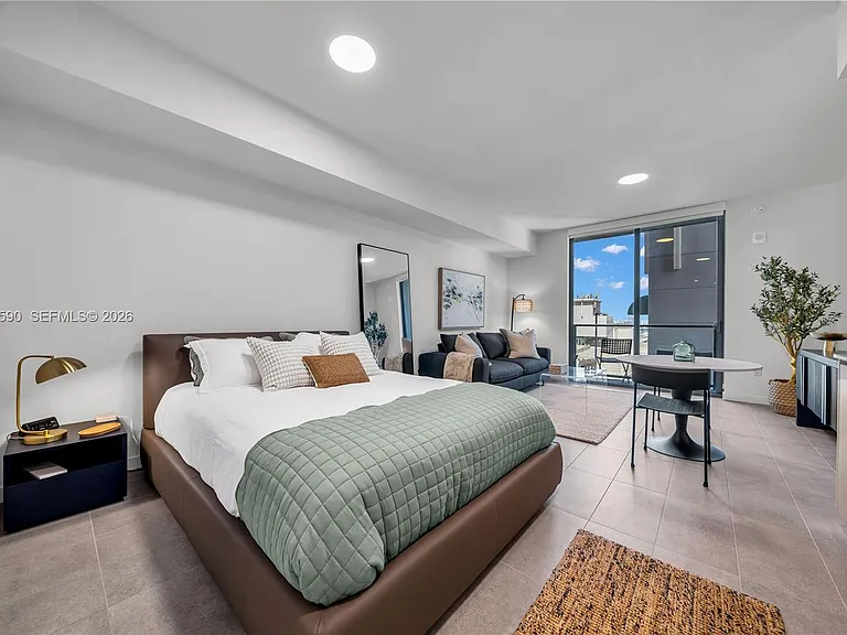 121 NE 5th St #1400 — Photo 17