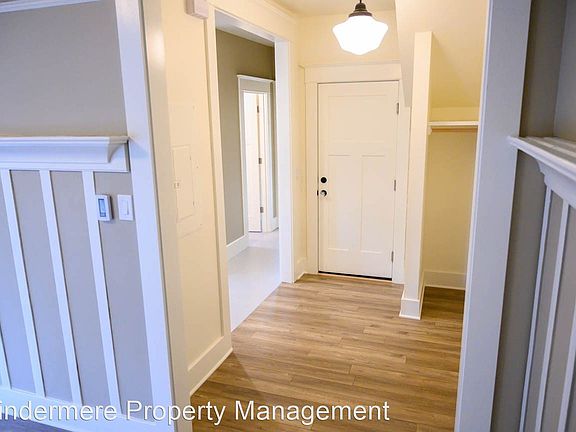 4th image of 902 Washington Ave APT 4