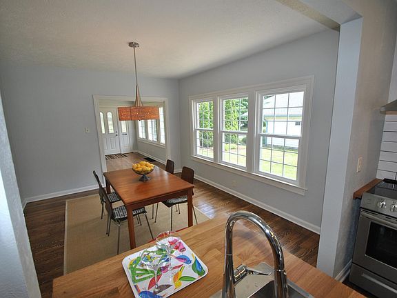 Dining Room open to Kitchen