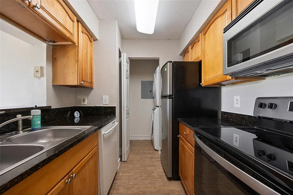 1 bed, 1.0 bath, 552 sqft, $1,250 — Photo 4