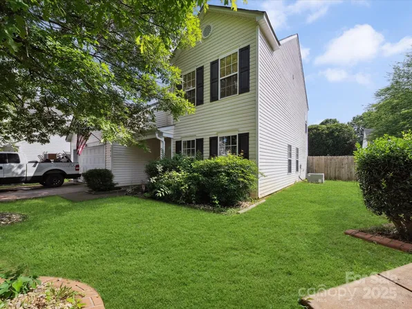 3014 Robin Terry Ct, Charlotte, NC 28208