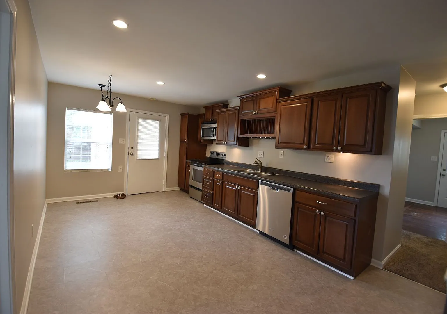 3 bedroom New Palestine Home For Rent — Photo 4