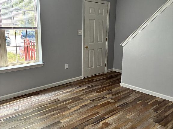 3rd image of 3121 Sundial Rd