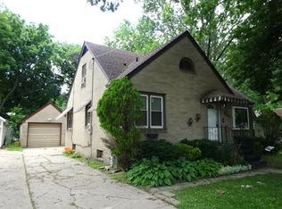 705 E 15th St, Sterling, IL 61081