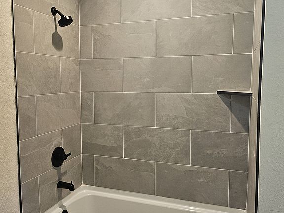 5th image of 6925 Lakeridge Dr #6925