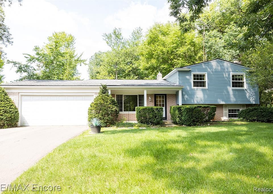 1st image of 15282 Catalina Way
