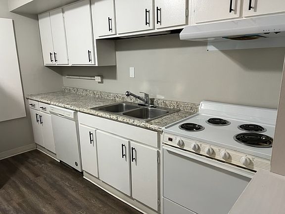 2nd image of 1105 Evans Ave APT 2A