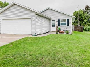 1924 S Grant Ave, Janesville, WI 53546