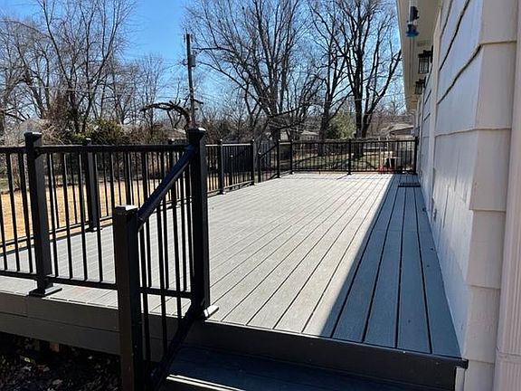 Rear Trex deck, 32 x 16