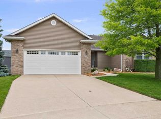 5142 Fillmore Ct, Davenport, IA