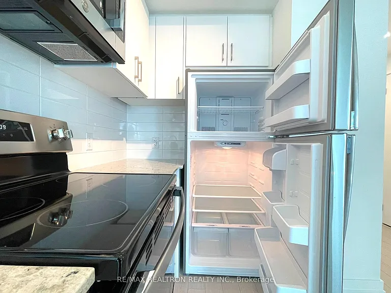 4010 Eglinton Ave W #1305 — Photo 11