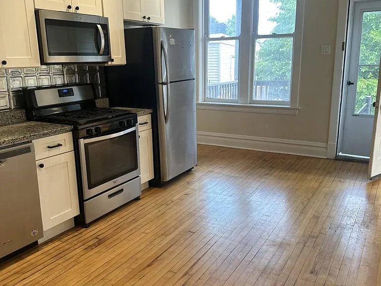 2241 W 21st St #2F — Photo 11