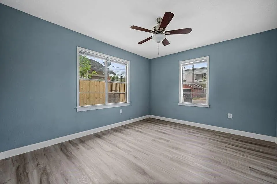 2 bed, 1.0 bath, 1250 sqft, $1,095 — Photo 2