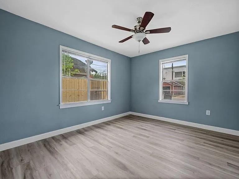 3425 Nettleton St — Photo 2