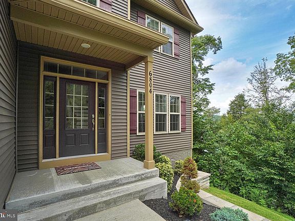 4th image of 6804 Oakcrest Ct
