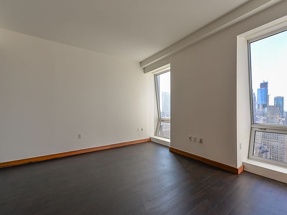 5th image of 400 5th Ave APT 36G