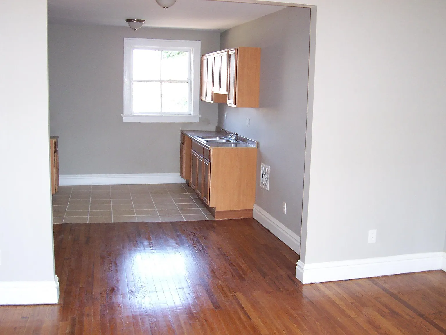1 bed, 750 sqft, $755 — Photo 4