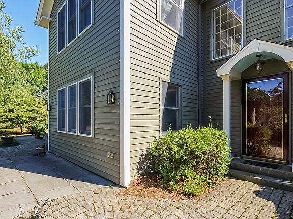 395 Boston Post Road