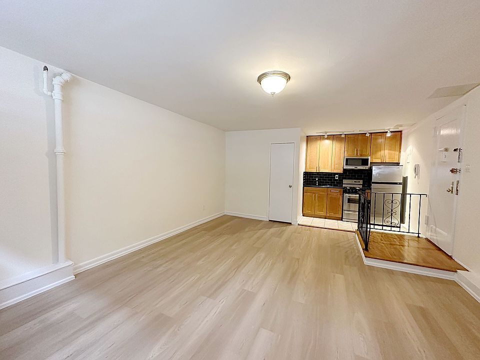 1st image of 139 E 27th St APT 1B