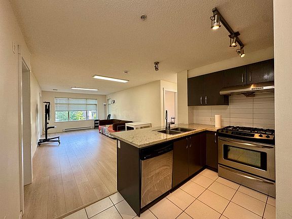 3rd image of 9288 Odlin Rd #330