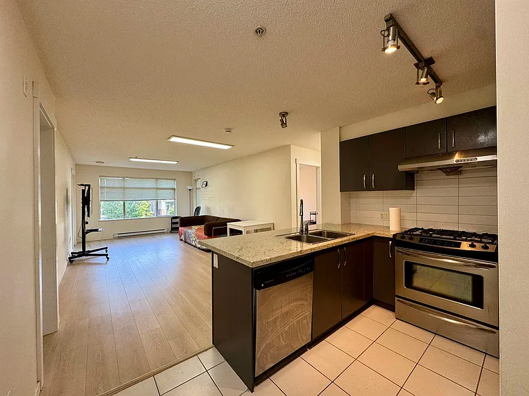9288 Odlin Rd #330 — Photo 3
