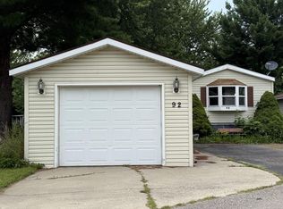 92 Woodland Dr, Baraboo, WI 53913