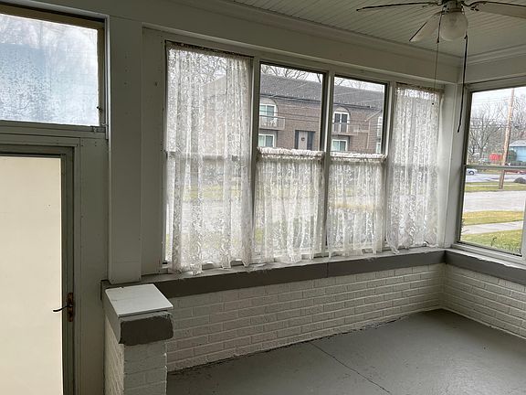 4th image of 319 Falls Ave