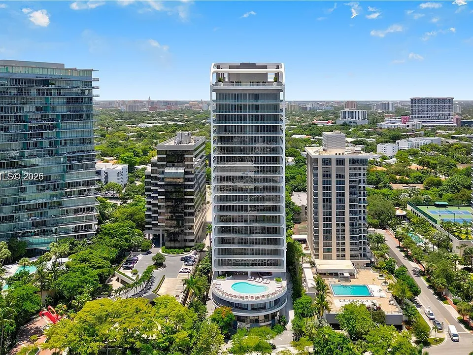 2655 S Bayshore Dr #403