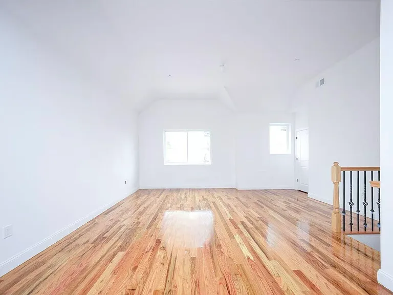 140 Beach St #2 — Photo 1