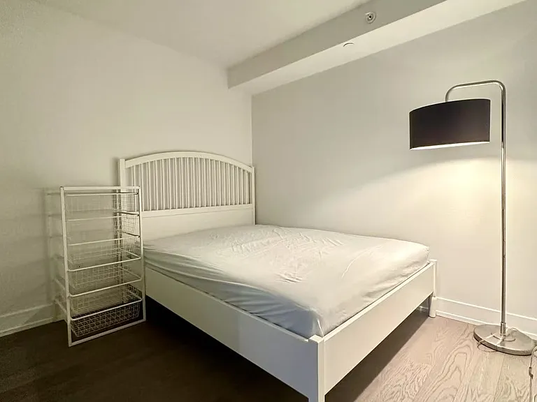 955 Bay St #527 — Photo 6