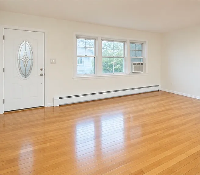 3 bed, 1.5 bath, 1100 sqft, $3,700 — Photo 2