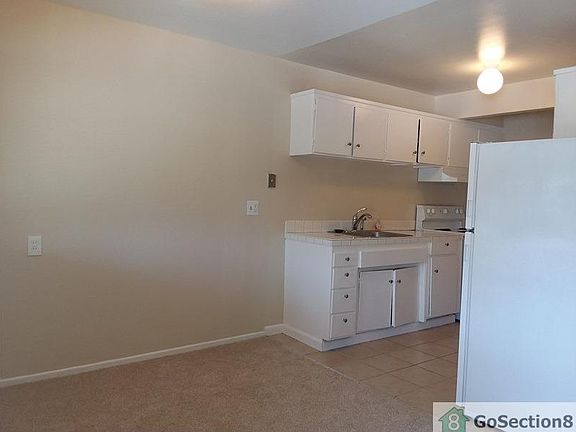 4th image of 924 Sharmon Palms Ln APT D