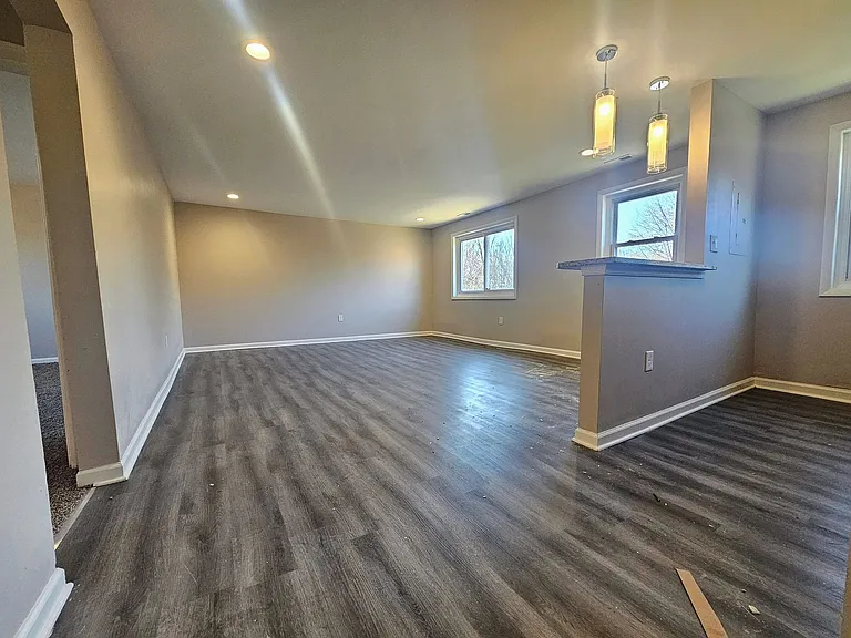 Wildwood Gardens Apartments — Photo 12