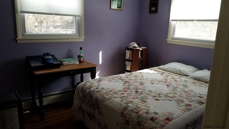 5th image of 42 E LABARGE Street