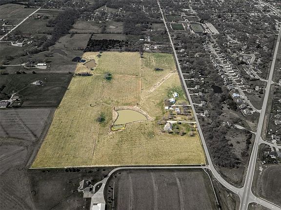 2nd image of 19 Blackjack Ln