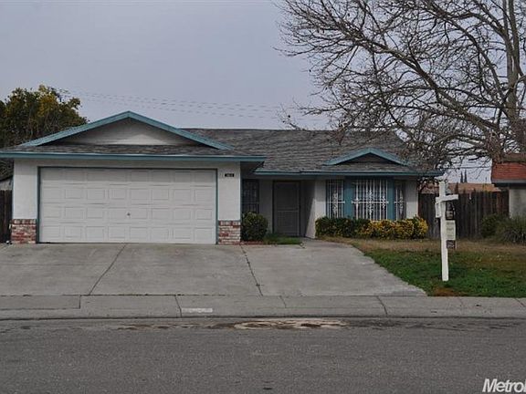 2nd image of 1422 Laguna Cir
