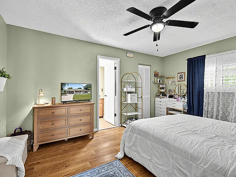 4 Zanzibar Balsan Ct — Photo 30