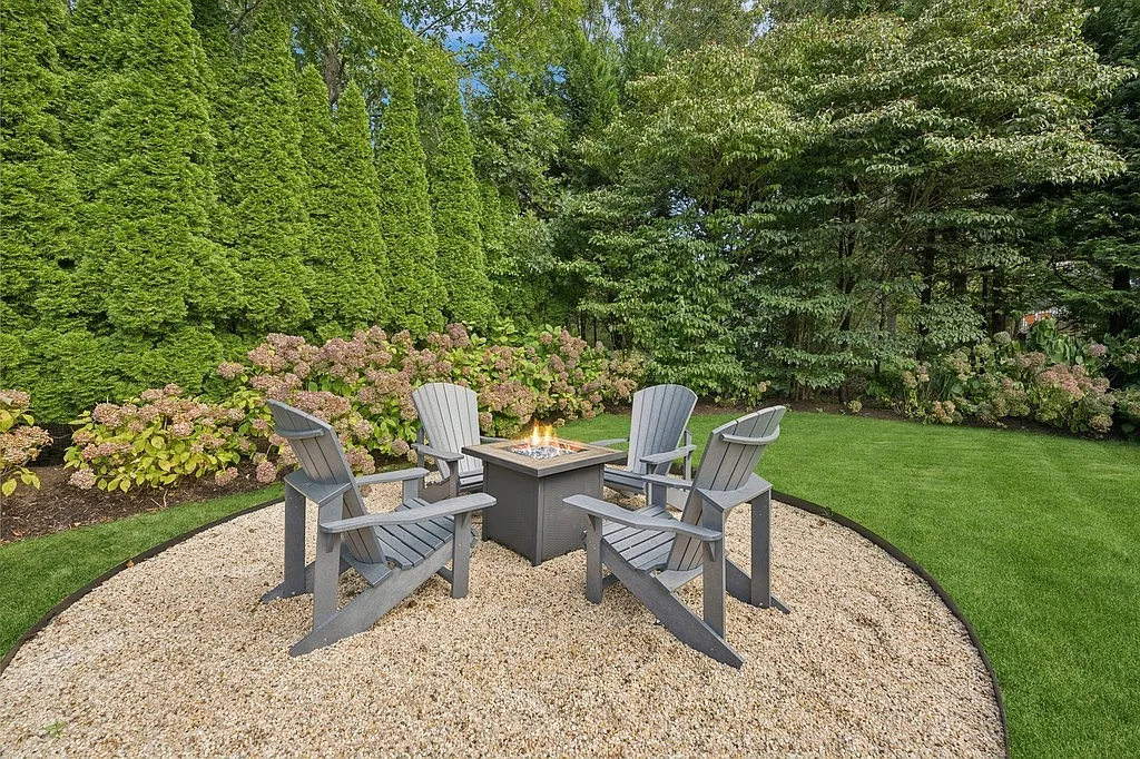 Bright & Beachy In Wainscott With Pool-Pick Your Exact Days — Photo 3