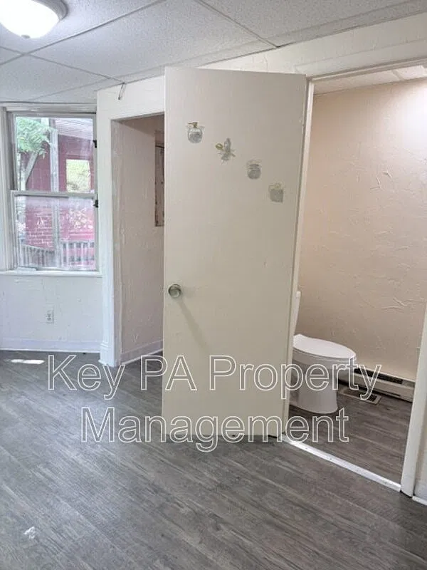3 bed, 1.5 bath, $1,250 — Photo 4