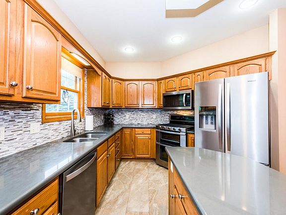 4th image of 1315 Silver Creek Pl
