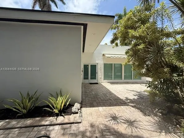 1047 NE 84th St, Miami, FL 33138