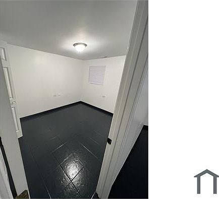 3rd image of 5524 W Jackson Blvd #G